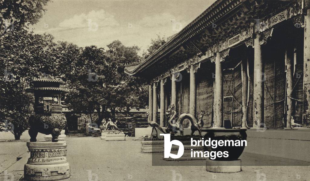 China, Buddha temple (b/w photo)