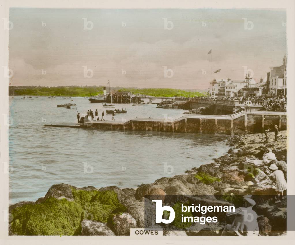 Cowes (coloured photo)