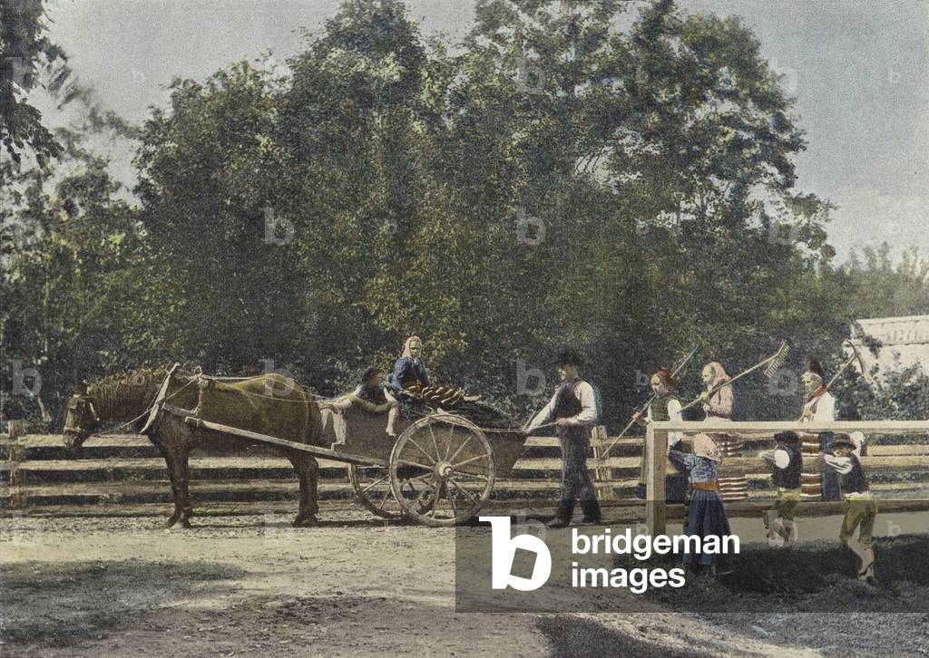 Paysans Dalecarliens Revenant De La Moisson, Suede (colour photo)