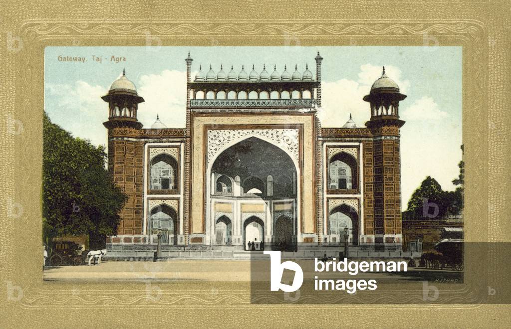 Gateway, Taj Mahal, Agra, India (colour photo)