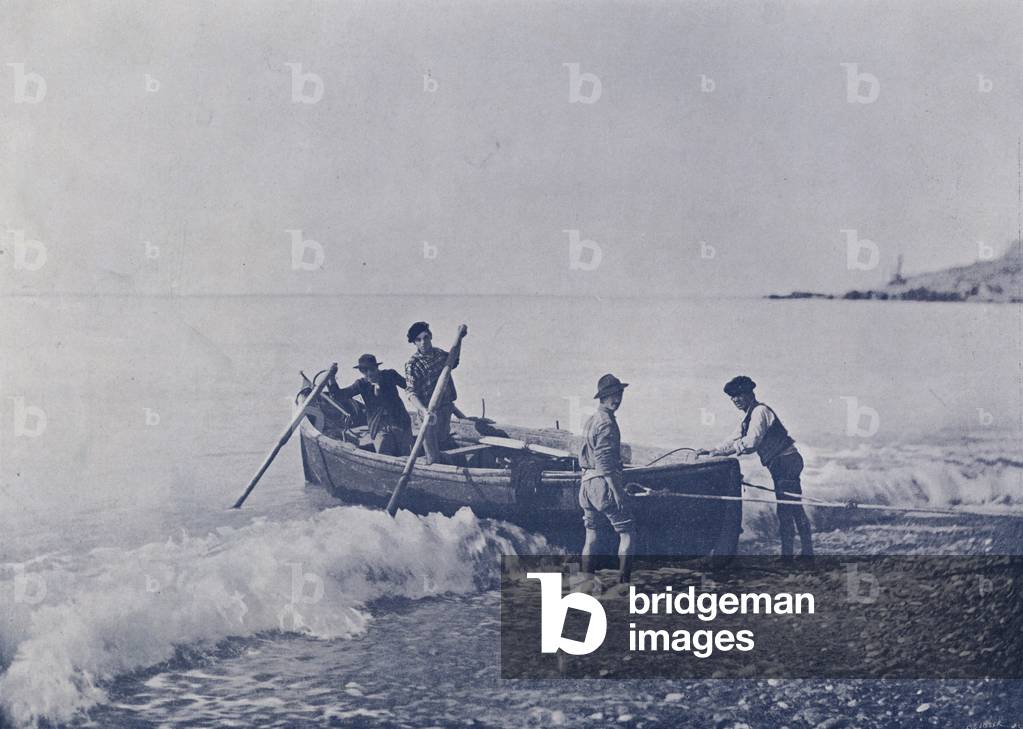 Italy: Bordighera, fishermen returning to port (b/w photo)