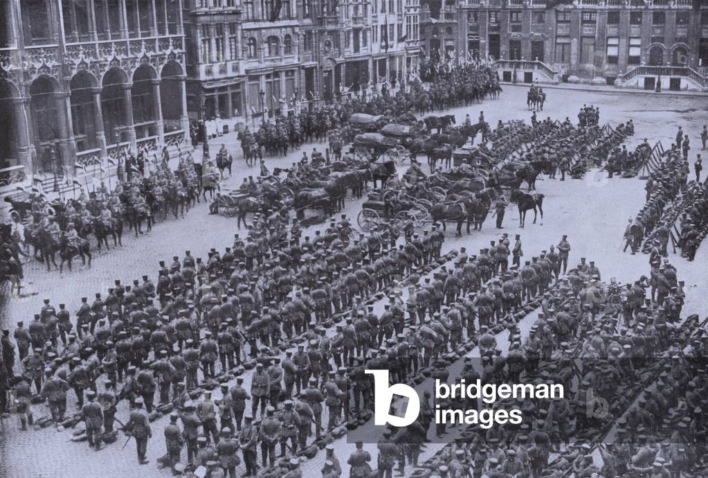 German troops in the Grand Place, Brussels, Belgium, World War I, August 1914 (b/w photo)