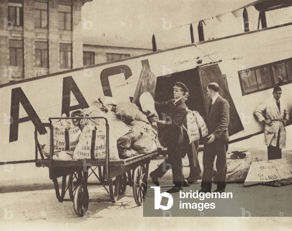 Loading up for Australia (b/w photo)
