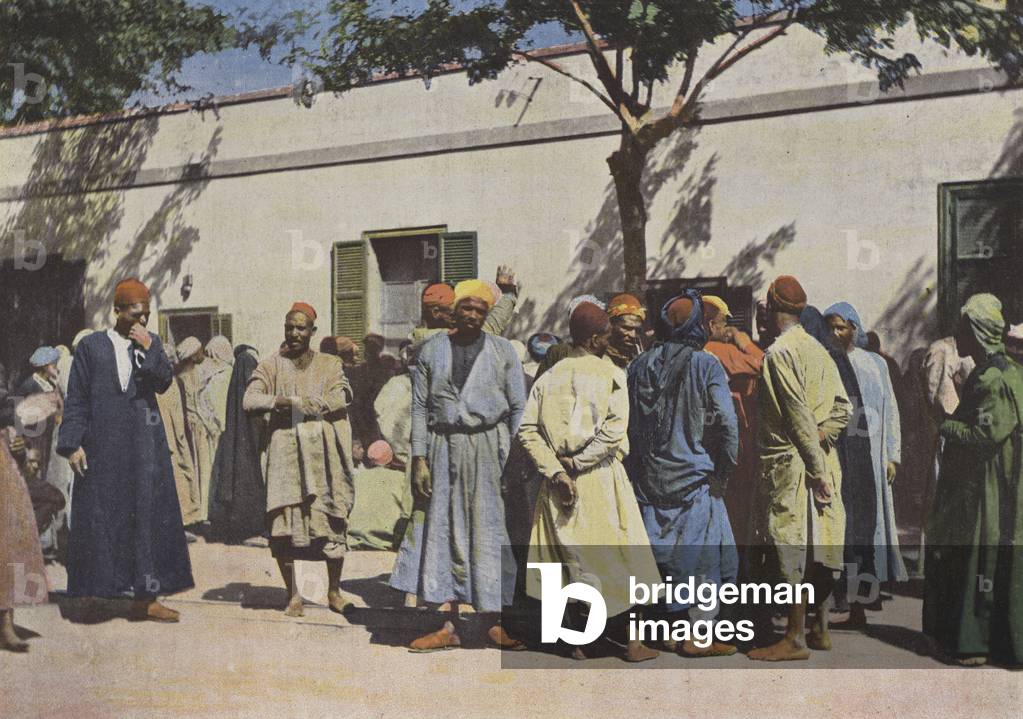 Un Jour De Paye A Hanonvandieh (colour photo)