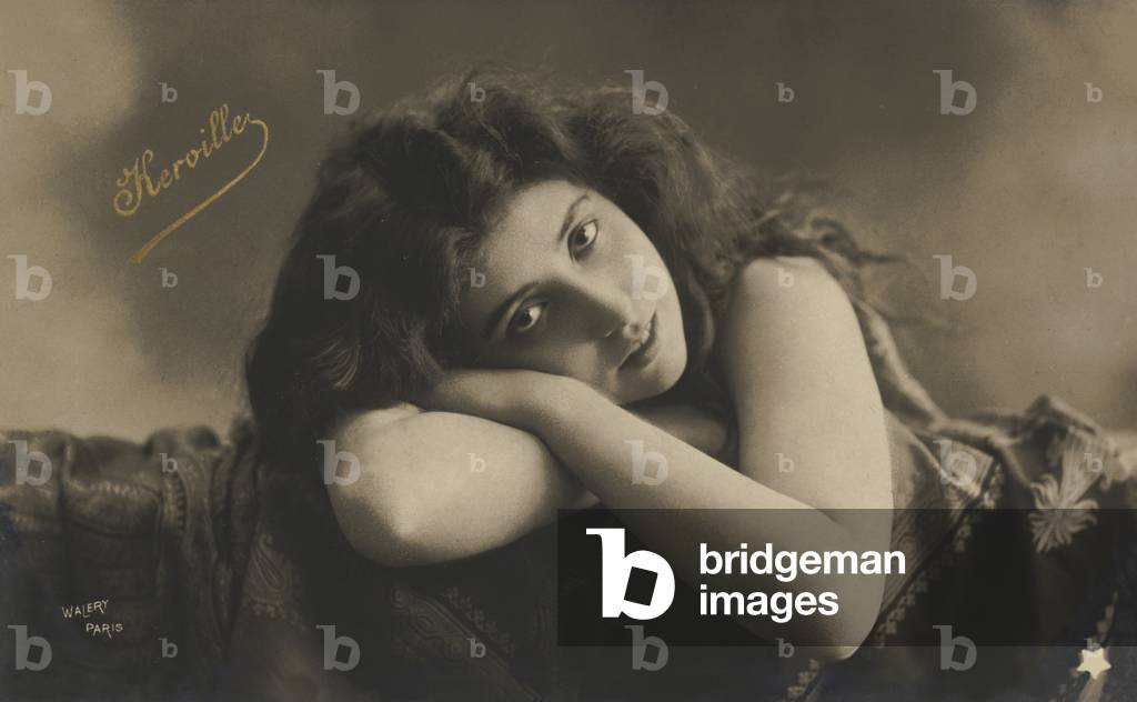 Reclining girl (b/w photo)