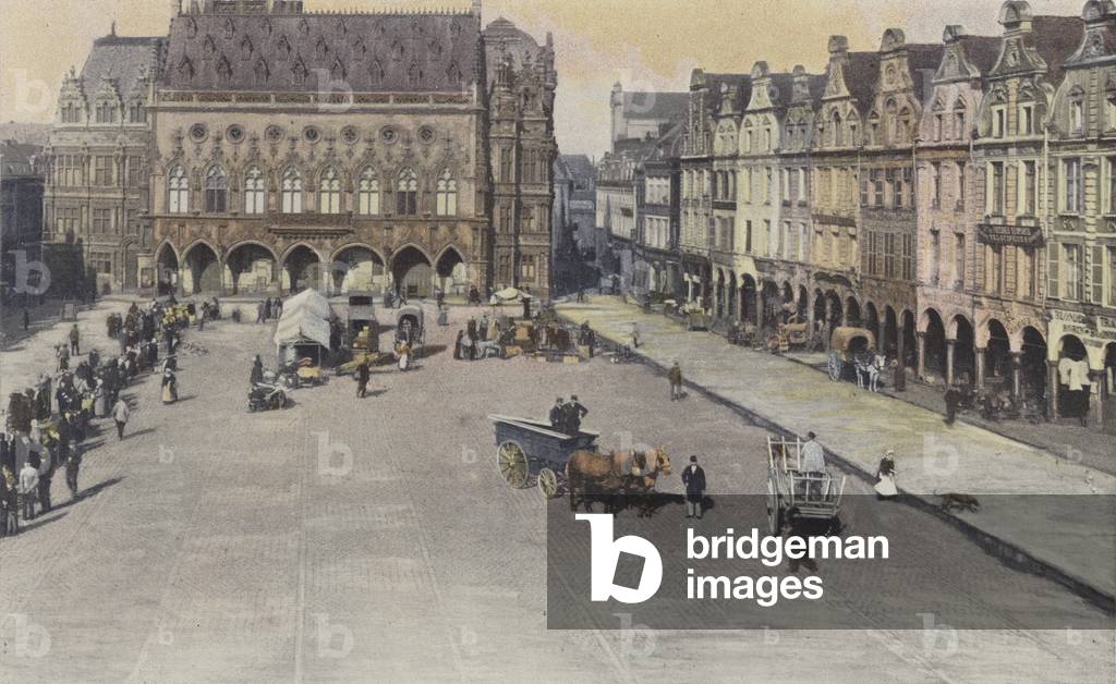 Arras, La petite Place (colour photo)