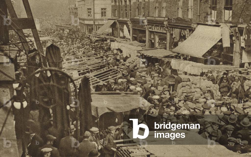 Petticoat Lane Market (b/w photo)