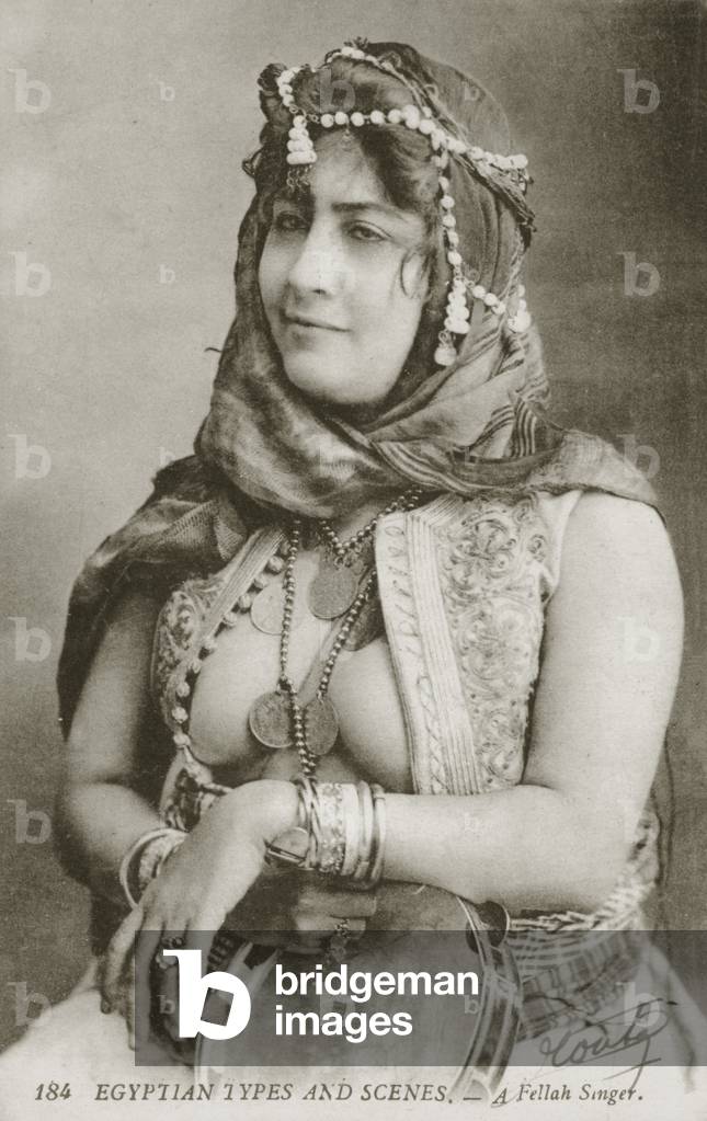 A Fellah singer (b/w photo)