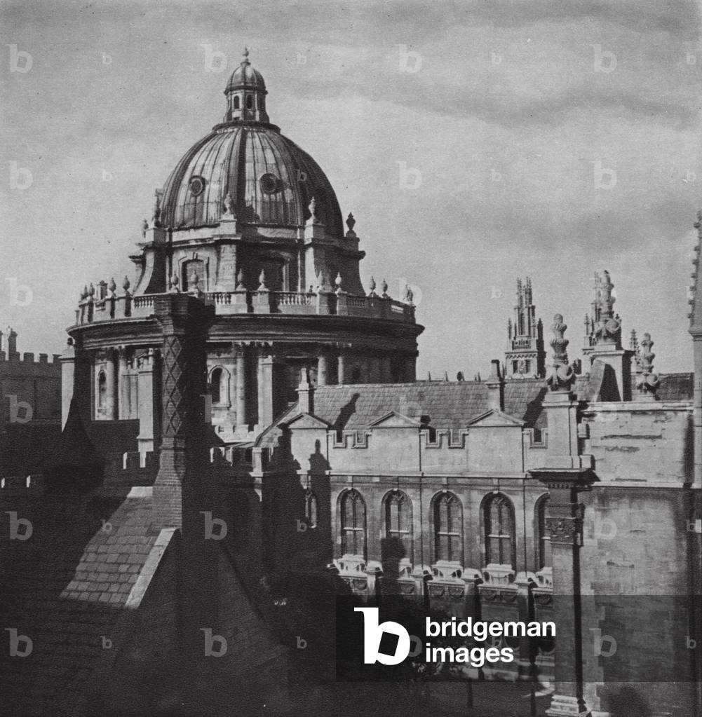 Oxford: Radcliffe Camera (b/w photo)