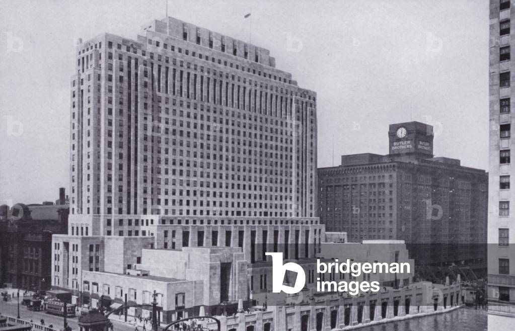 Chicago: The Chicago Daily News Building and Plaza (b/w photo)