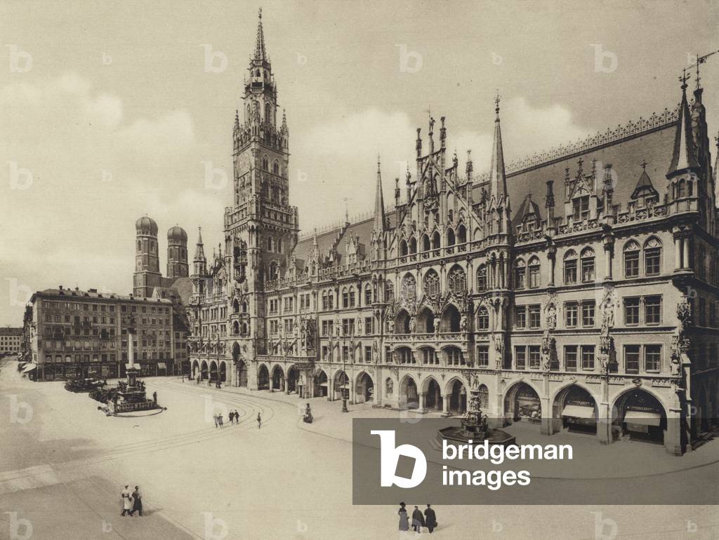 Munchen / Munich: Neues Rathaus (b/w photo)