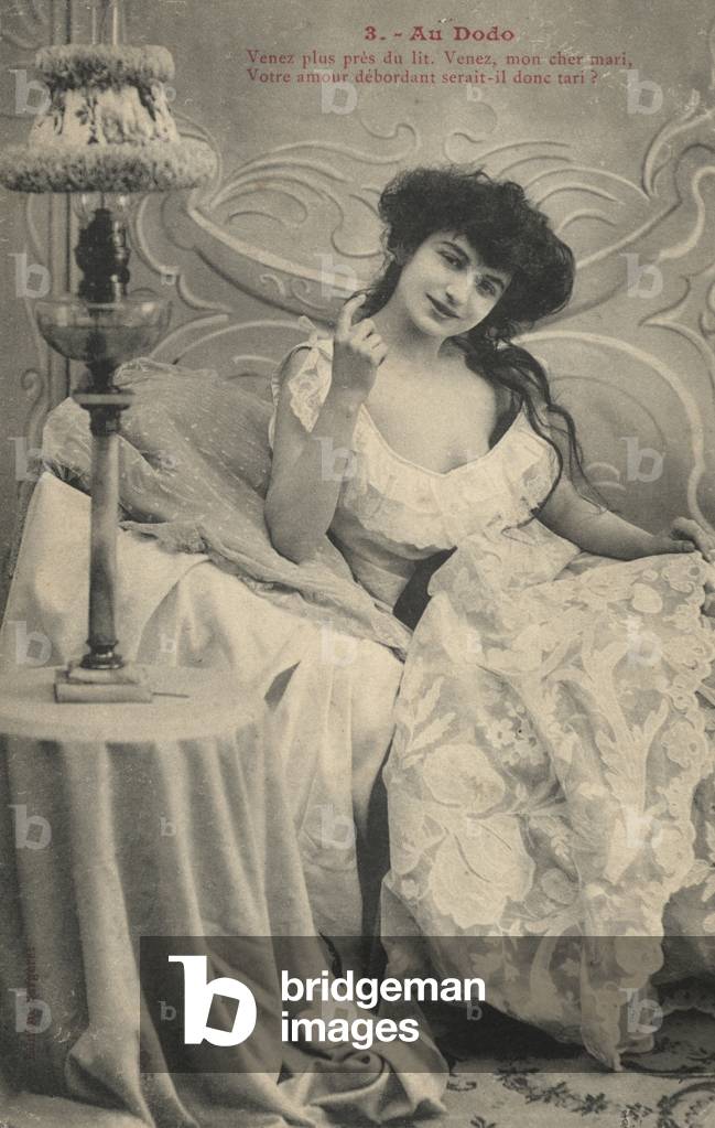 Beckoning girl (b/w photo)