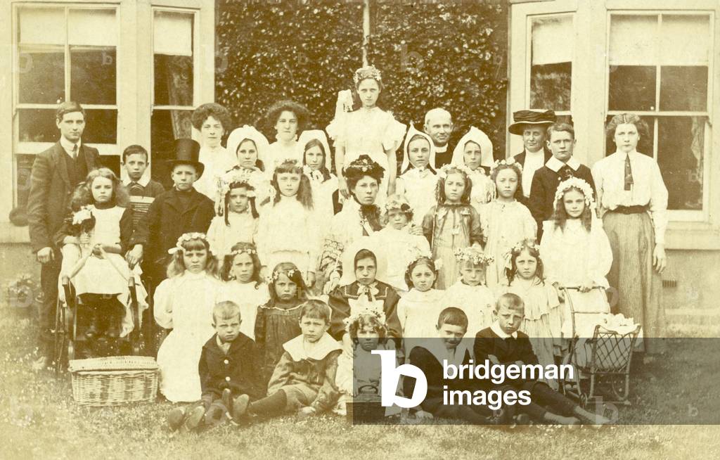 Ramsbottom Rose Queen Festival, 1906 (b/w photo)