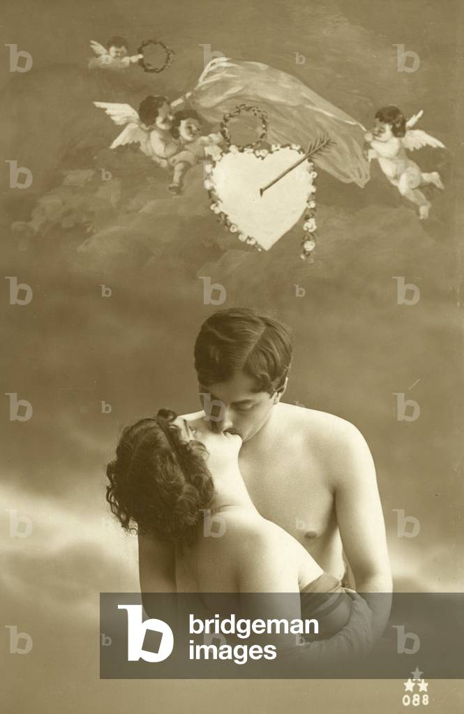 Kissing couple (photo)
