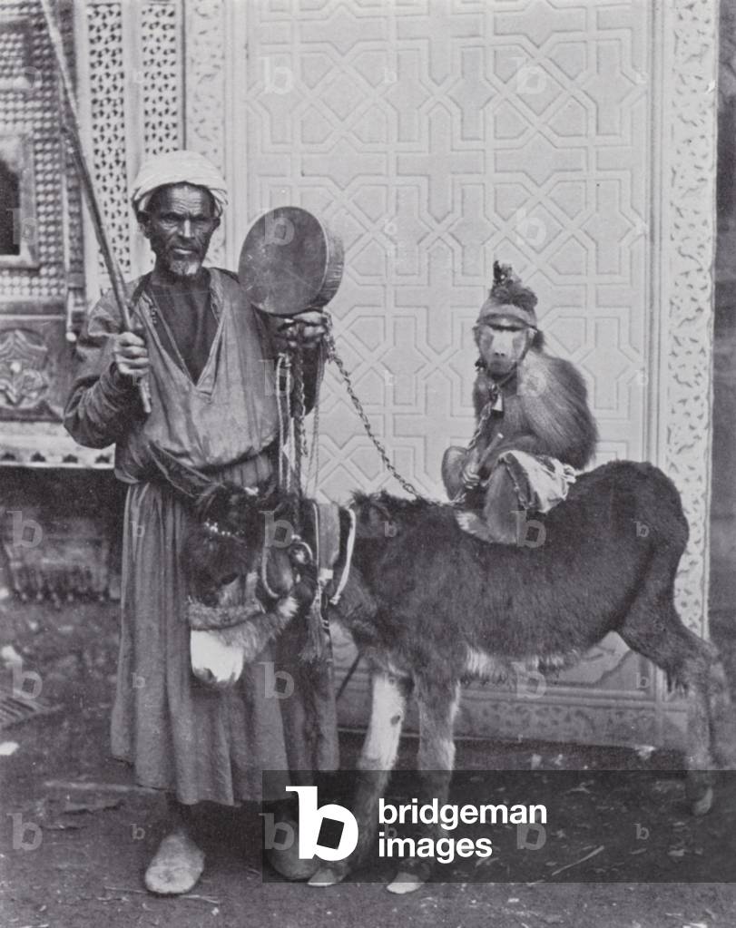 Egypt: Itinerant Musician (b/w photo)