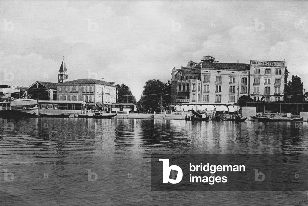 Venezia, Lido, Imbarcadero e Grand Hotel Lido (b/w photo)