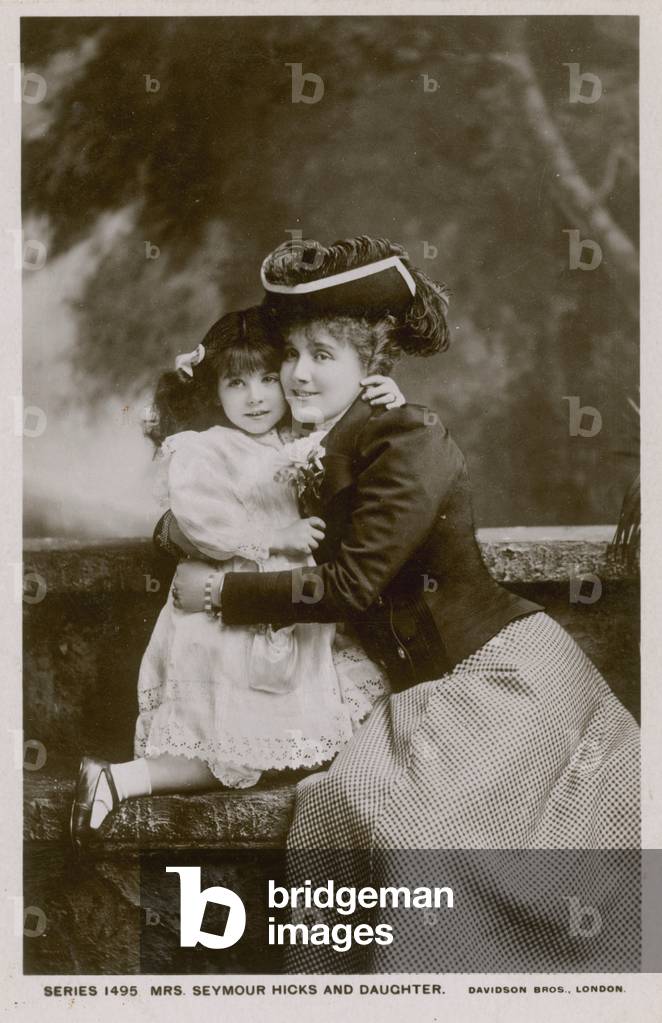 Mrs Seymour Hicks and daughter (b/w photo)