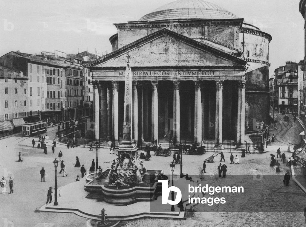 Roma / Rome: Pantheon d'Agrippa, La Piazza e la Fontana (b/w photo)