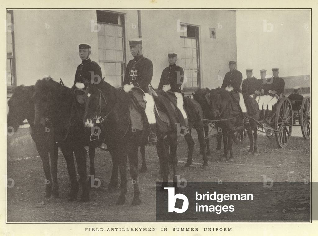 Field-artillerymen in summer uniform (b/w photo)