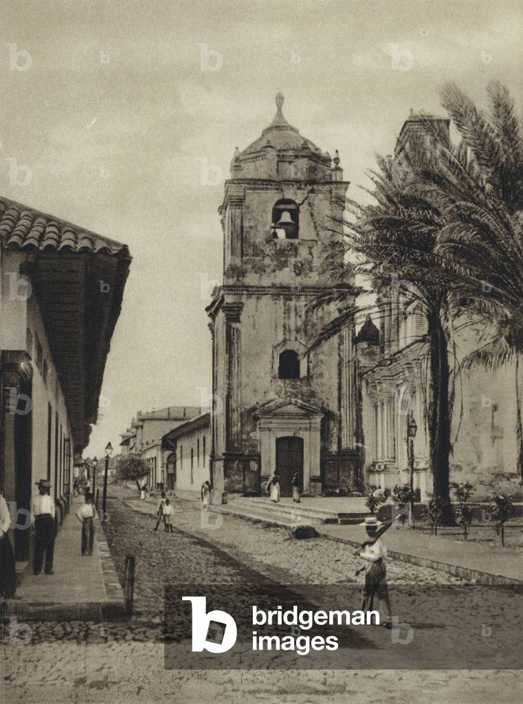 Nicaragua, Street in Leon (b/w photo)