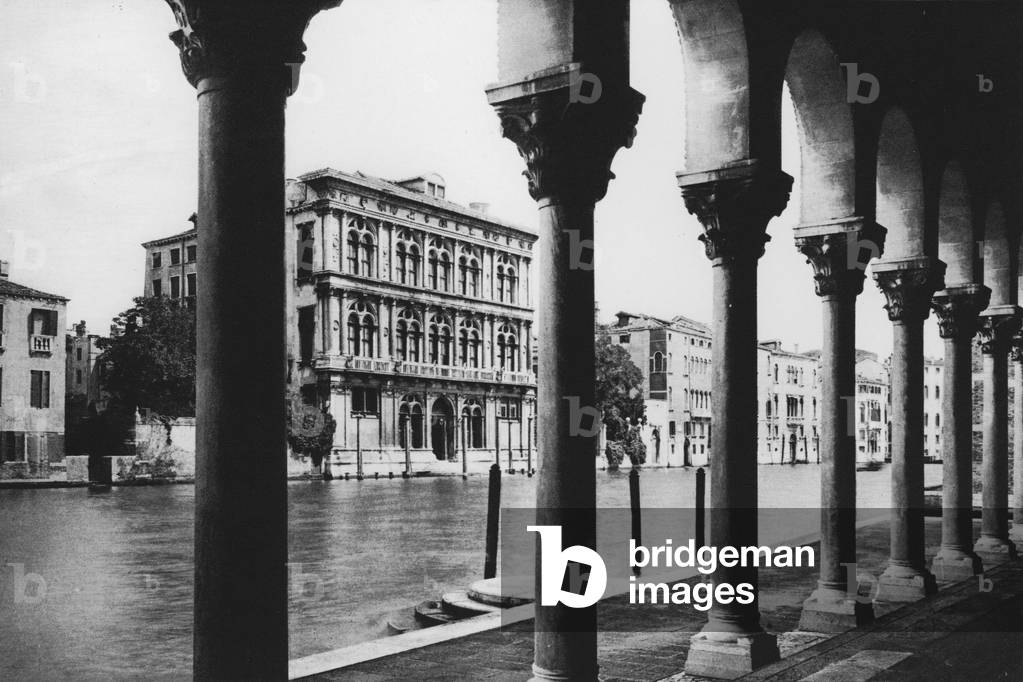 Venezia, Canal Grande, Palazzo Vendramin (b/w photo)