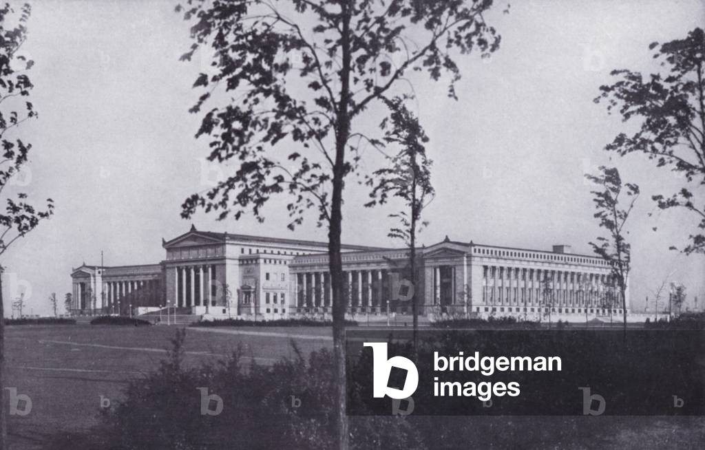Chicago: The Field Museum (b/w photo)