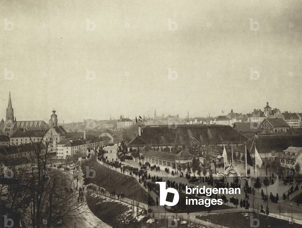 Munchen / Munich: Salvator-Ausschank auf dem Nockherberg (b/w photo)