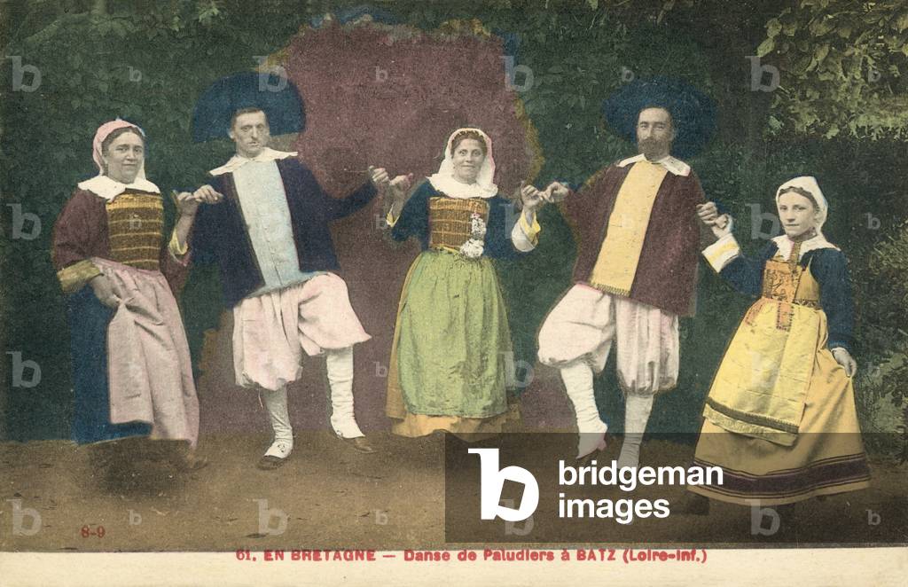 En Bretagne, Danse de Paludiers a Batz (colour photo)