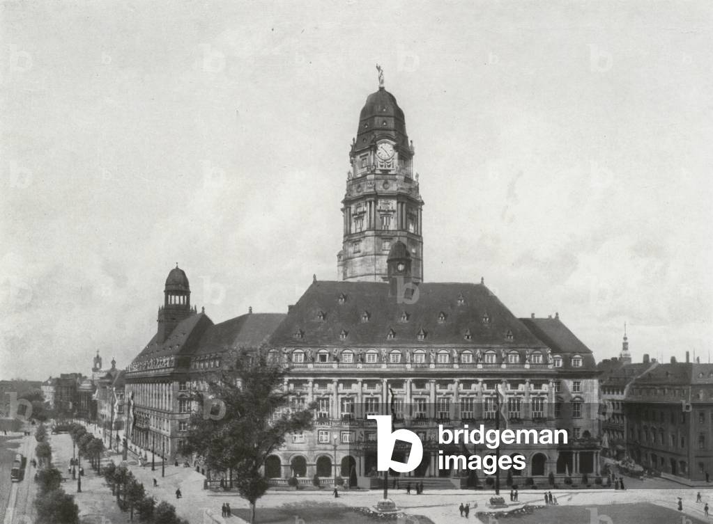 Dresden, Neues Rathaus (b/w photo)