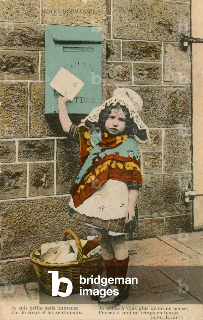Child posting a letter (photo)
