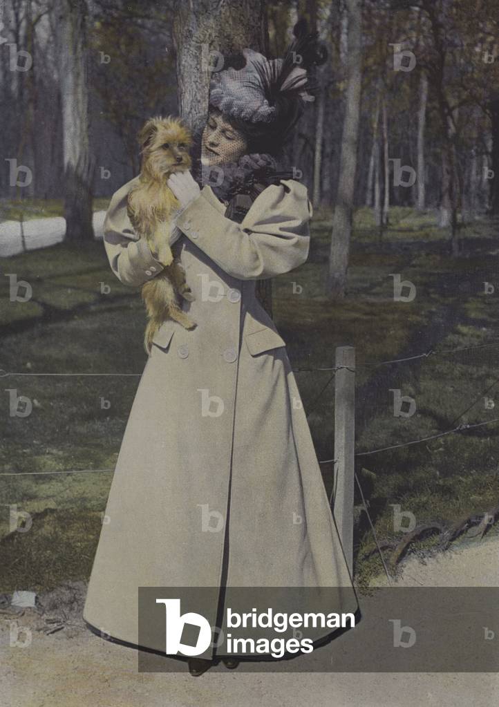 Woman in a Paris park (colour photo)