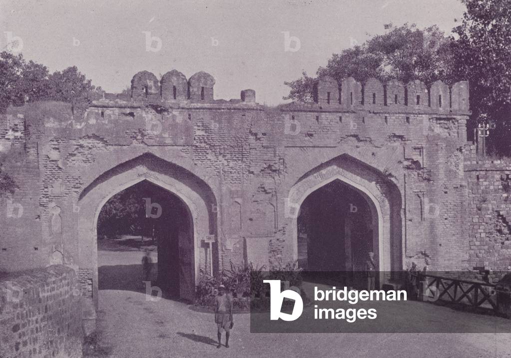 Cashmere Gate, Delhi (b/w photo)