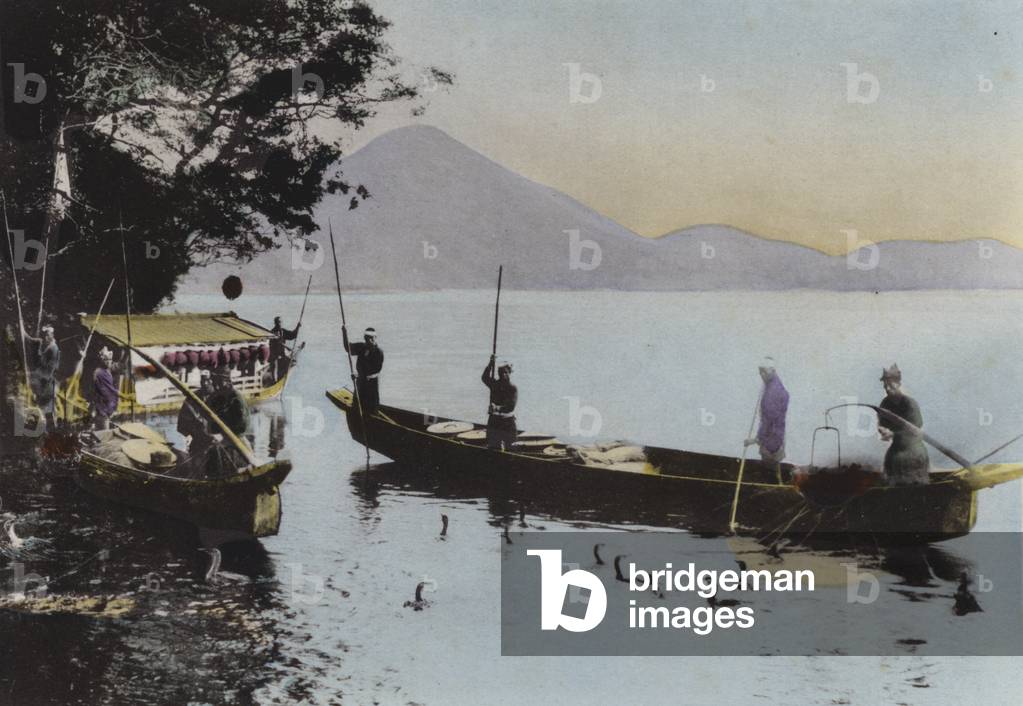 Japan, c.1912: Fishing with a cormorant, Nagaragawa (photo)