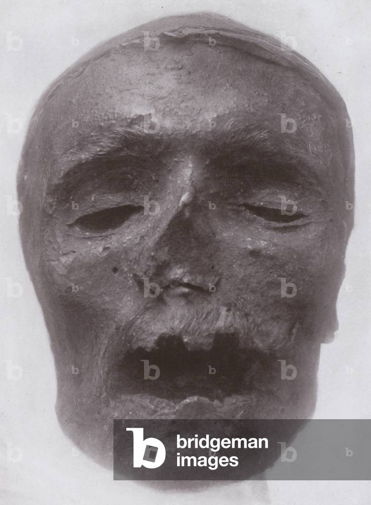 Oliver Cromwell's head (b/w photo)