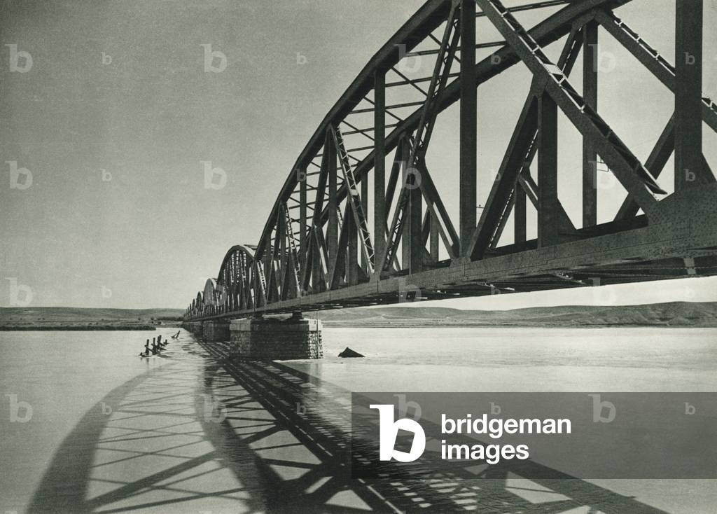 Turkey: Firat ustunde buyuk kopru, The large Euphrates Bridge (b/w photo)