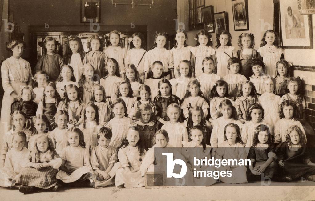 School children, Norfolk, early 20th century (b/w photo)