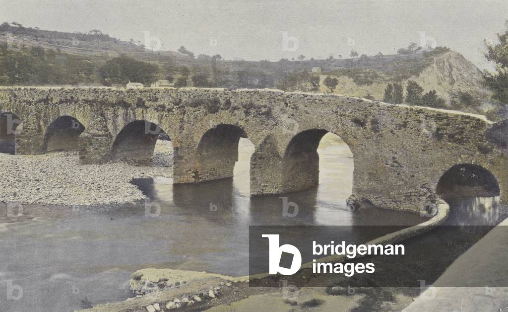 Viviers, Pont roman, sur l'Escoutay, Vue amont (colour photo)
