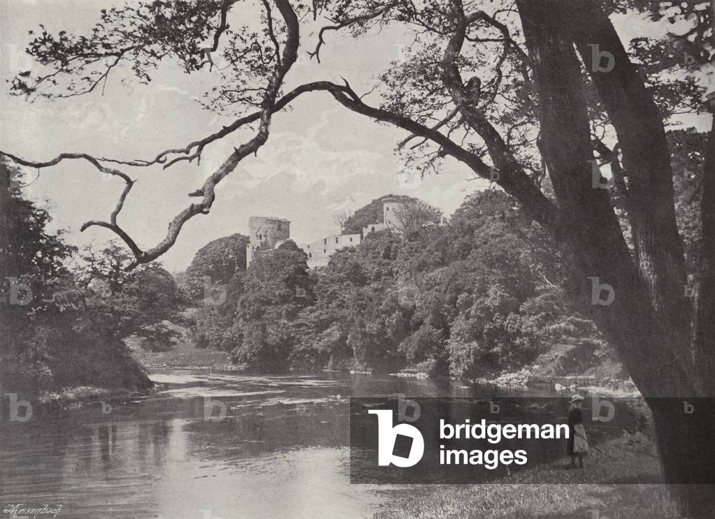Bothwell Castle (b/w photo)