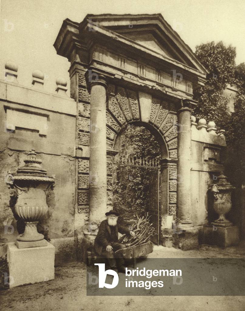 Inigo Jones' gateway leading to a private mental hospital in Chiswick House (b/w photo)