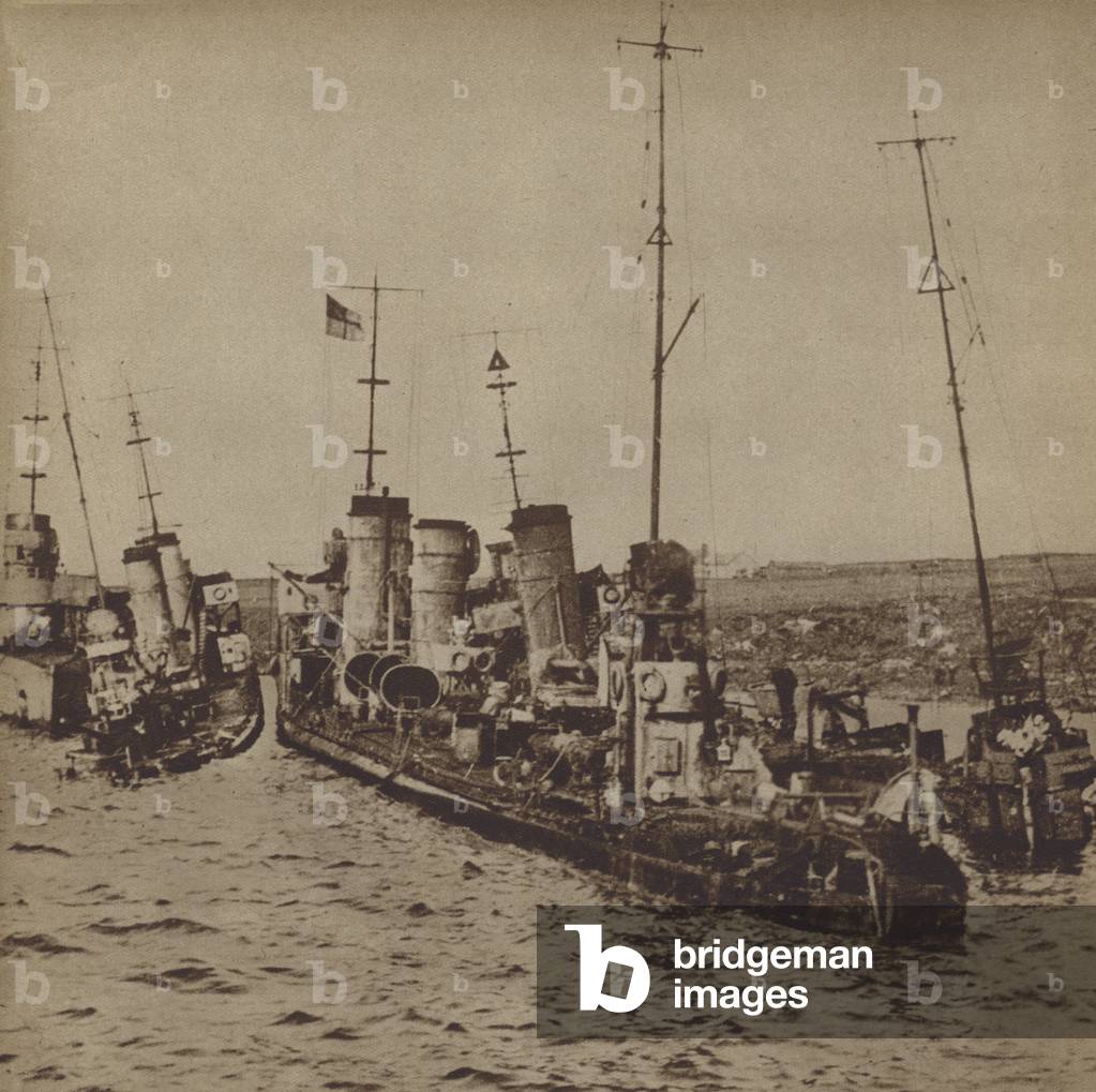 The German fleet scuttled in Scapa Flow, Orkney, 1919 (b/w photo)