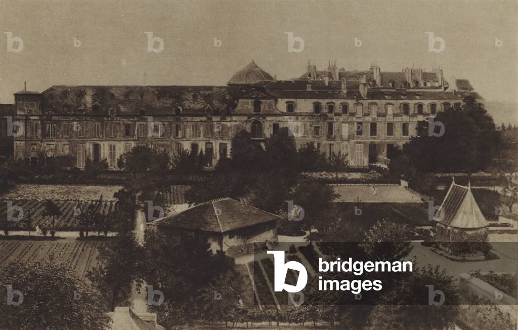 Monastere N-D-de-Charite, dit de Saint-Michel, remplace par l'Institut du Radium, rue Pierre-Curie (b/w photo)