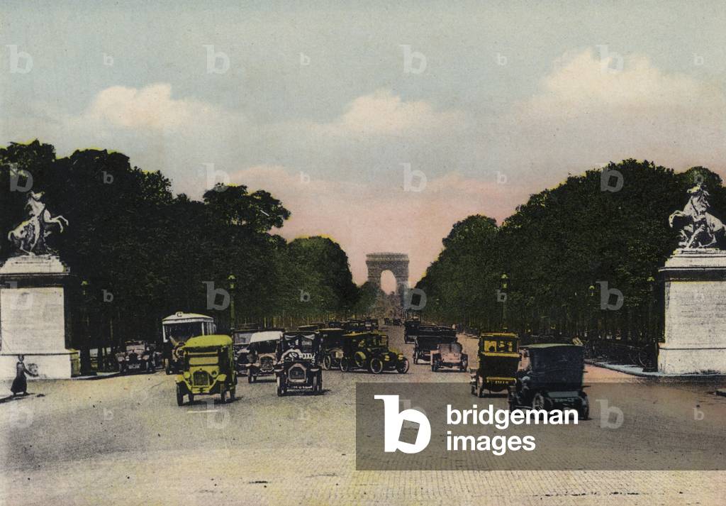 Paris: Avenue des Champs-Elysees, The Champs-Elysees Avenue (photo)