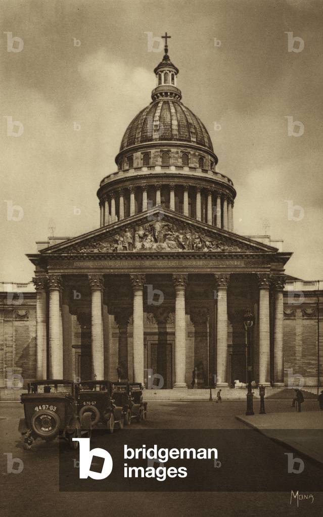 Paris: Le Pantheon (b/w photo)