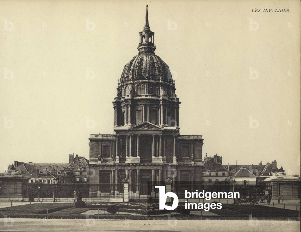 Paris: Les Invalides (b/w photo)
