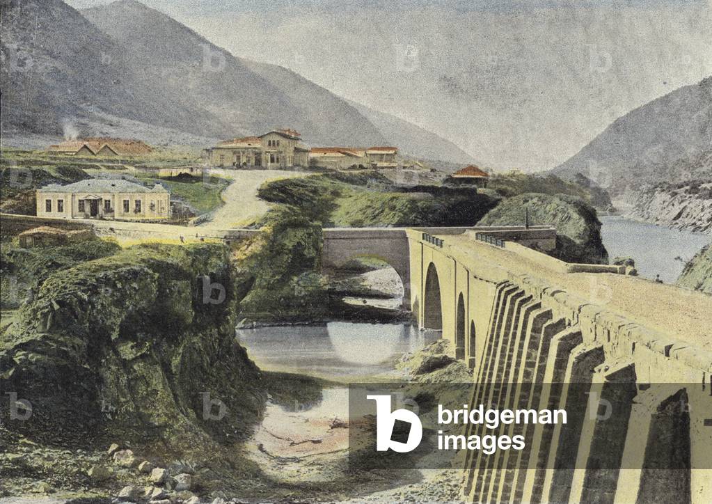 Route Militaire De Georgie, Station De Kazbek (colour photo)