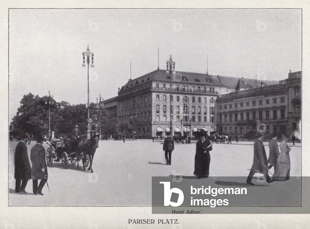 Berlin: Pariser Platz (b/w photo)