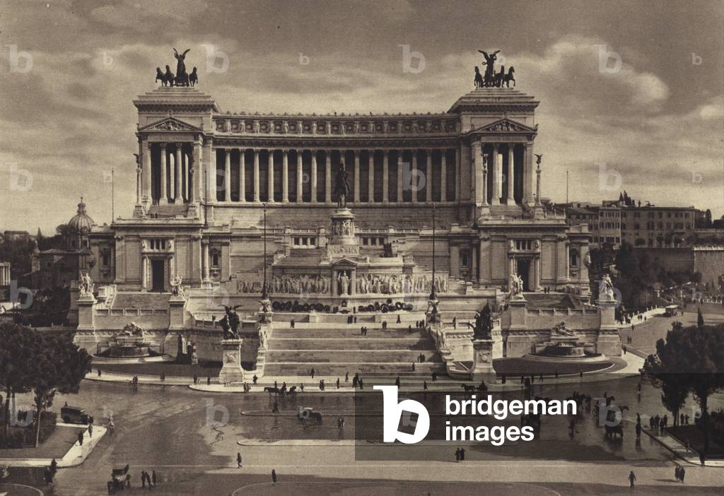 Roma: Monumento a Vittorio Emanuele II (b/w photo)