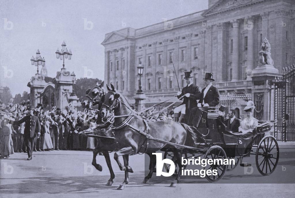 King George V and Queen Mary driving out from Buckingham Palace on the afternoon of 3 August 1914, the day before Britain entered the First World War (b/w photo)