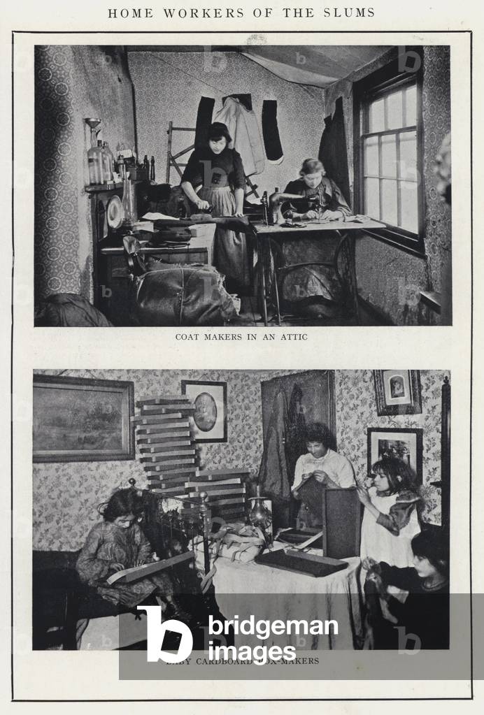 Home workers of the slums (b/w photo)