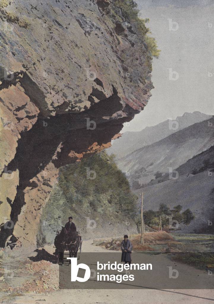 Roc Pres Du Village D'Annaour (colour photo)